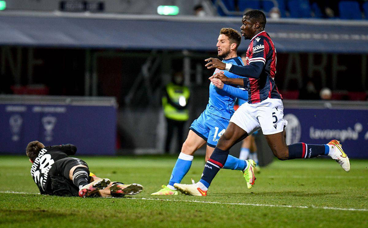 包含米内罗竞技客场战胜那不勒斯的词条