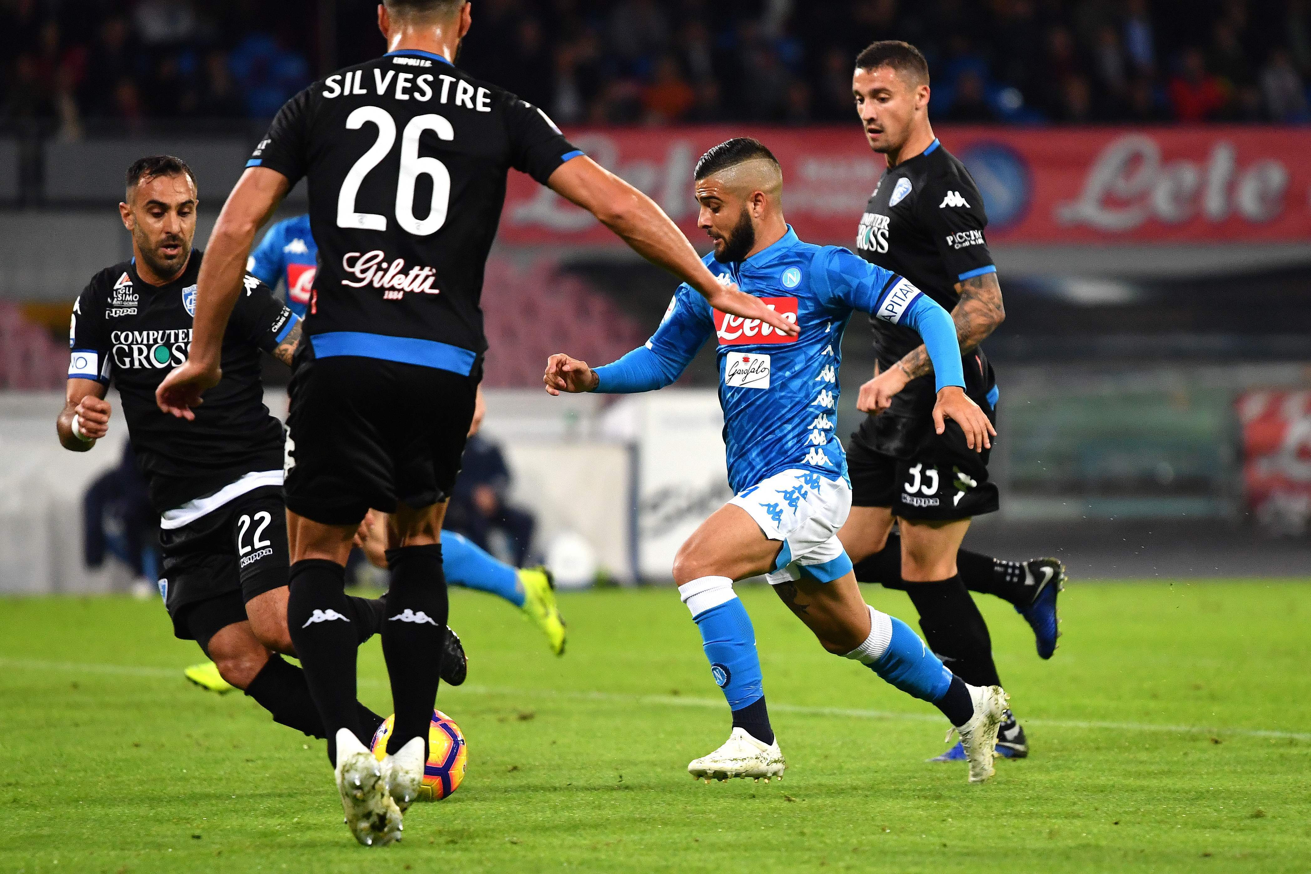 包含米内罗竞技客场战胜那不勒斯的词条