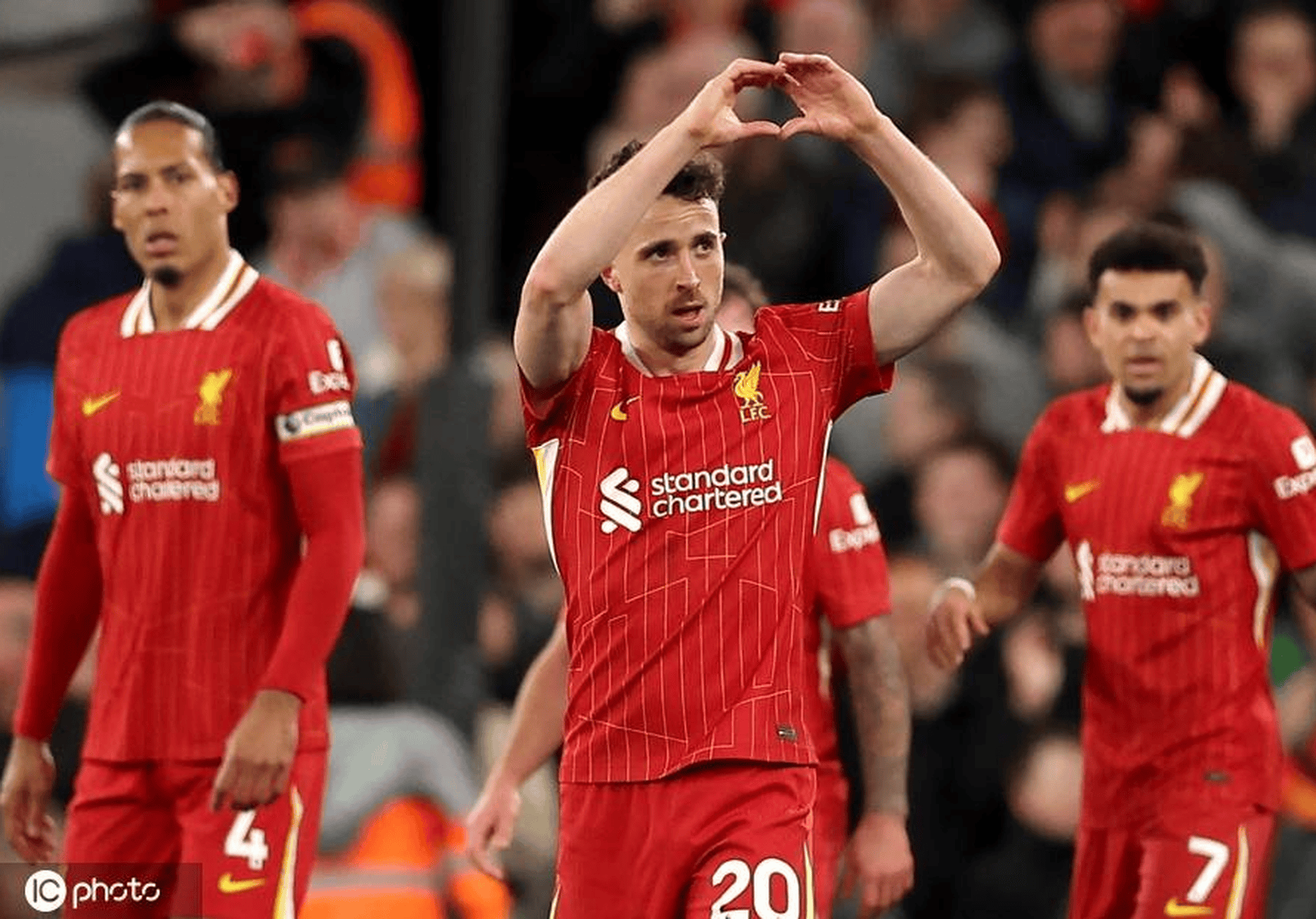 利物浦逼平埃弗顿，领跑优势缩小的简单介绍