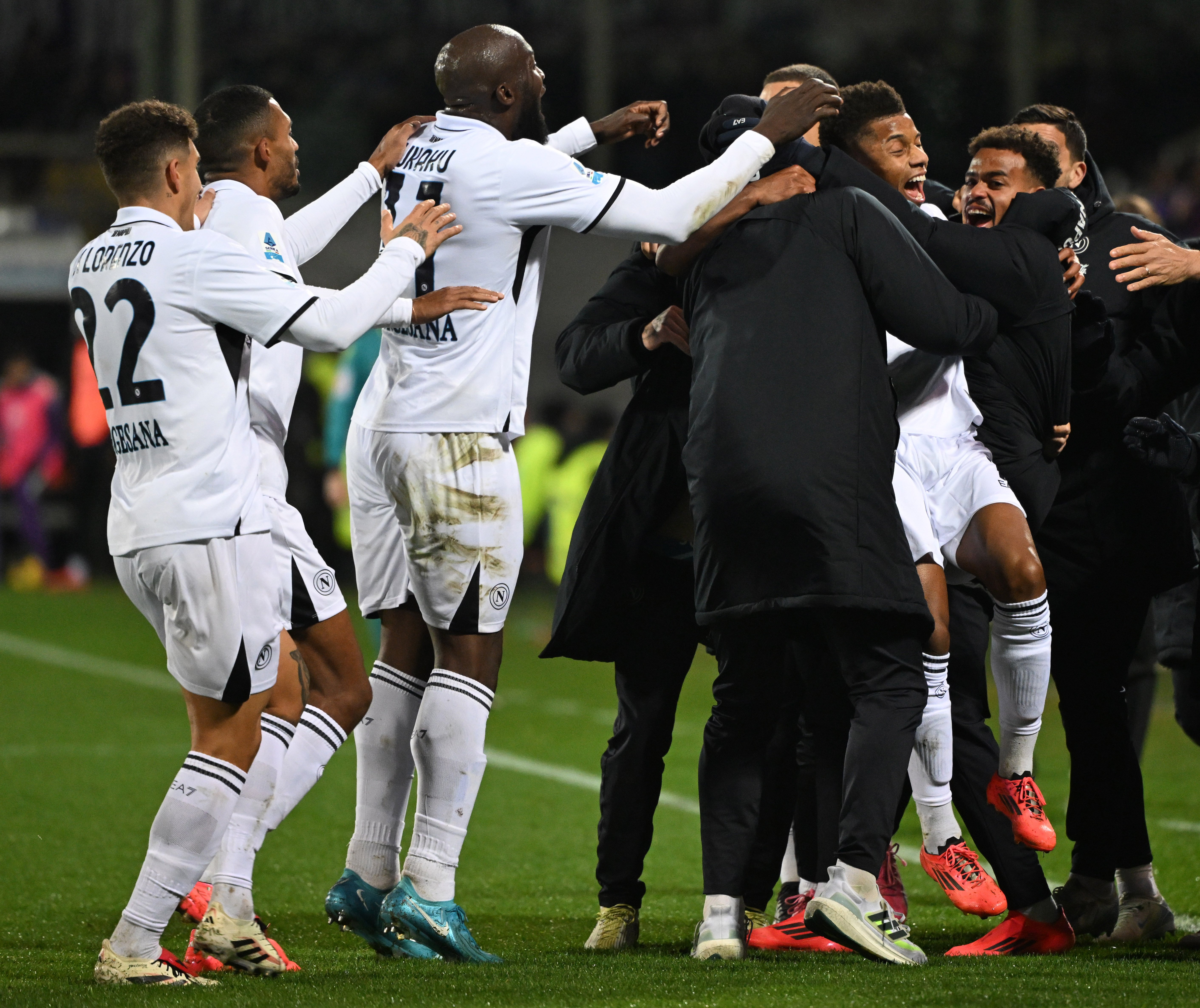 佛罗伦萨客场大胜,继续征服意甲赛场 佛罗伦萨客场大胜,继续征服意甲赛场