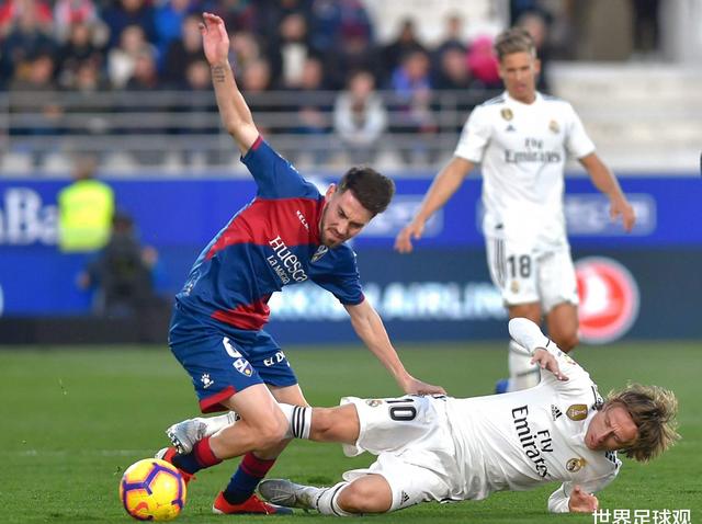 包含西甲重磅对决:拜仁迎战德布劳内,球迷沸腾的词条 包含西甲重磅对决:拜仁迎战德布劳内,球迷沸腾的词条