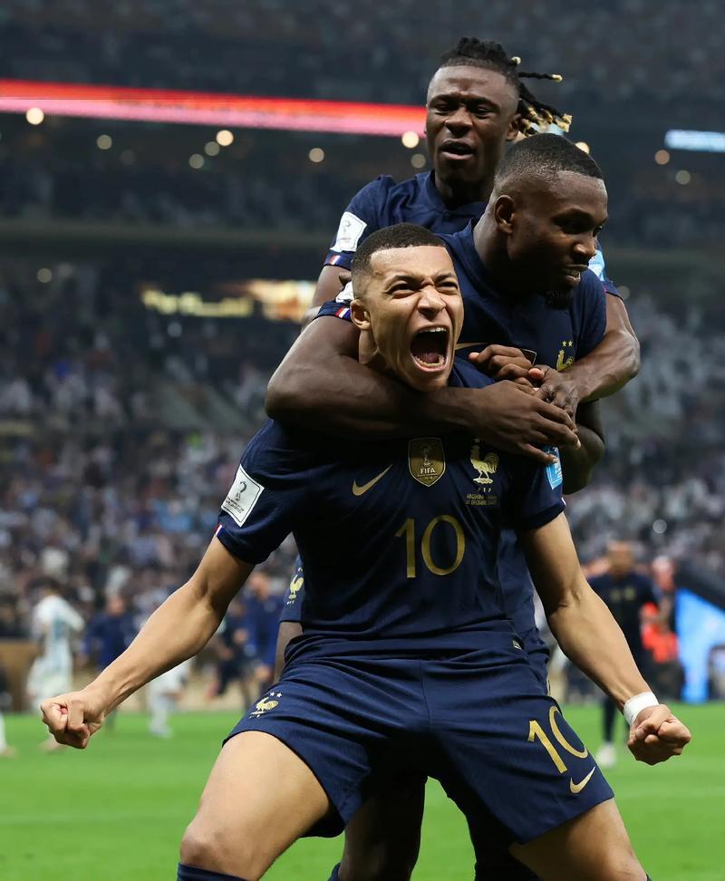 西班牙战平曼城，姆巴佩补时绝平美洲杯的简单介绍