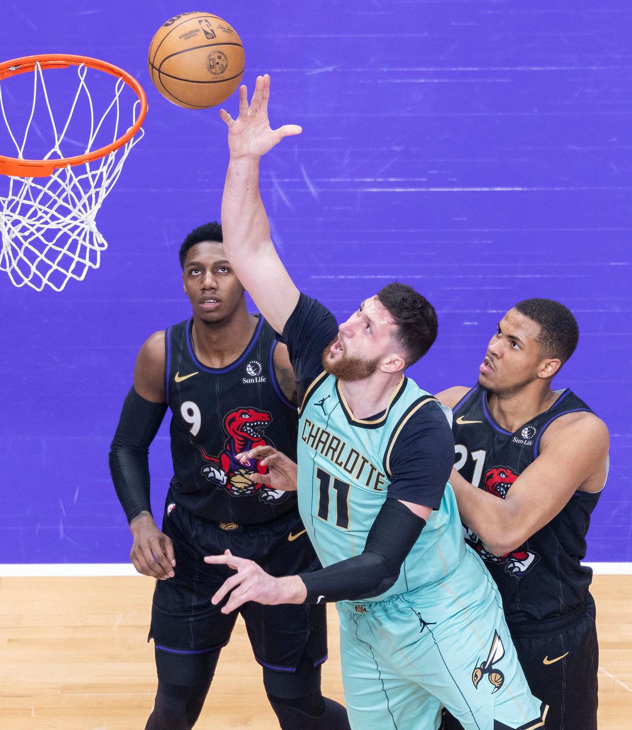 关于猛龙球员集体爆发,联手取胜的信息 关于猛龙球员集体爆发,联手取胜的信息