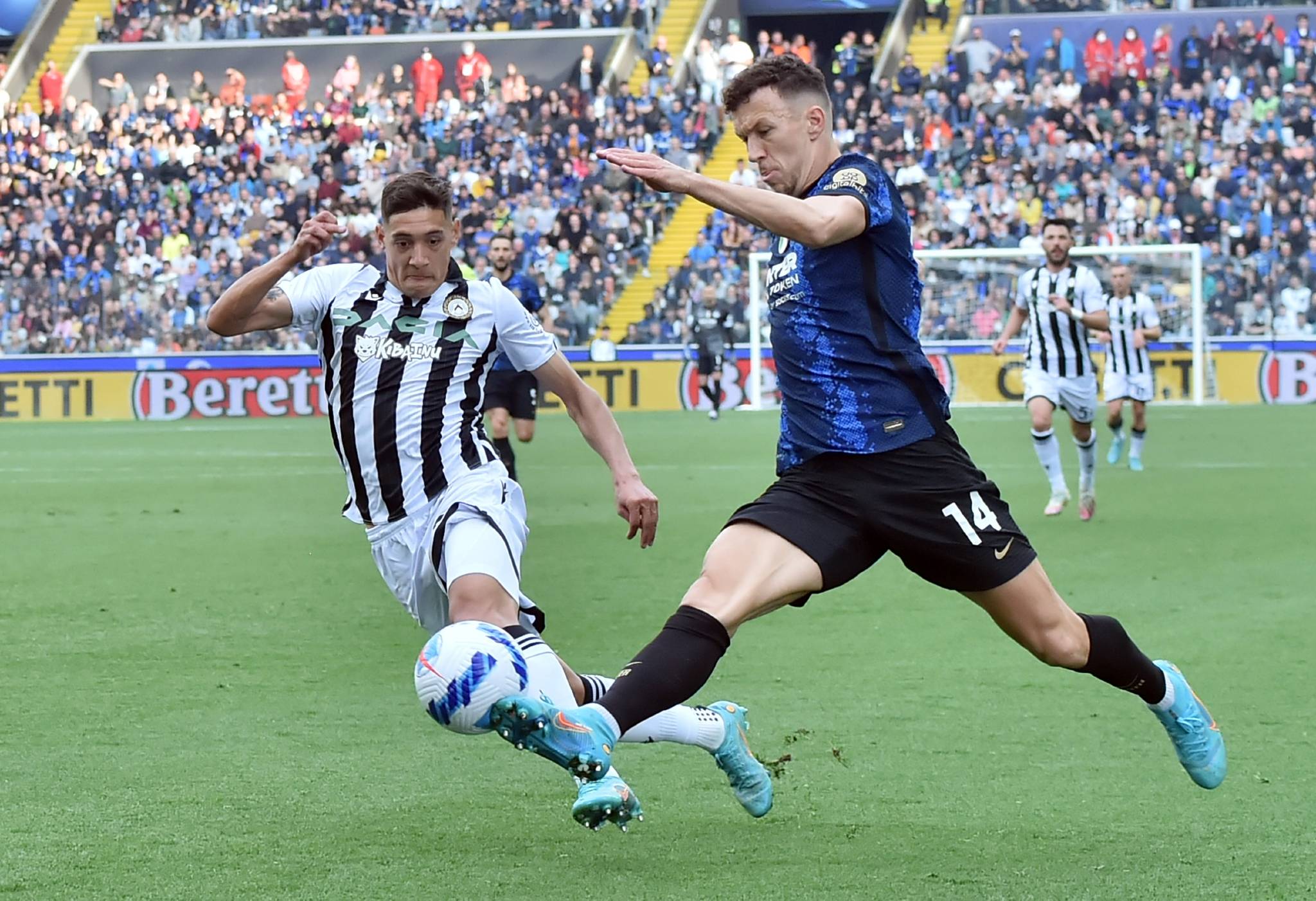 乌迪内斯接连遭遇停赛，球队战绩波动