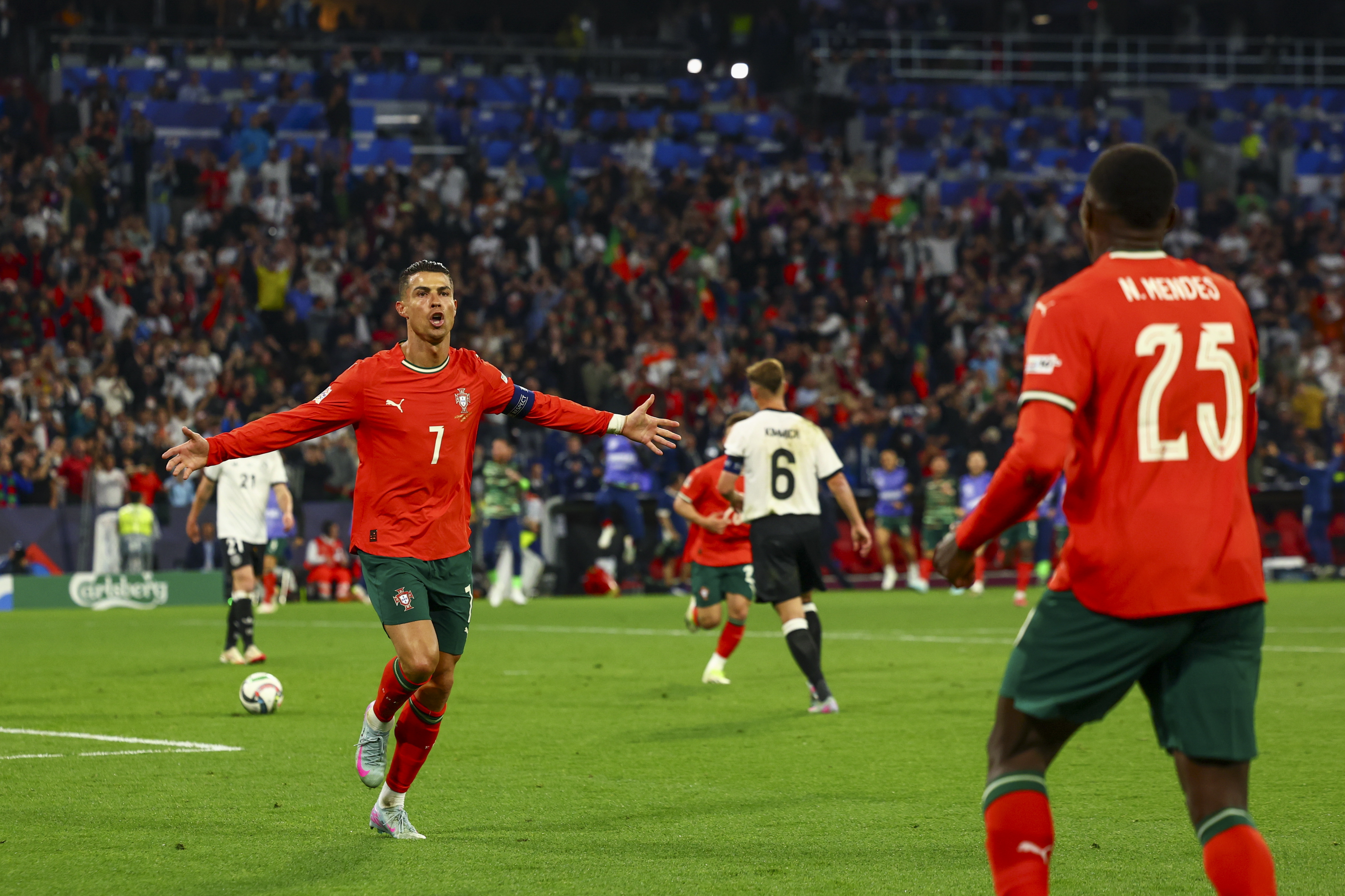 葡萄牙轻松晋级,法国遗憾告别的简单介绍 葡萄牙轻松晋级,法国遗憾告别的简单介绍