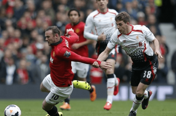 摩斯中场表现出色,助球队取得胜利 摩斯中场表现出色,助球队取得胜利