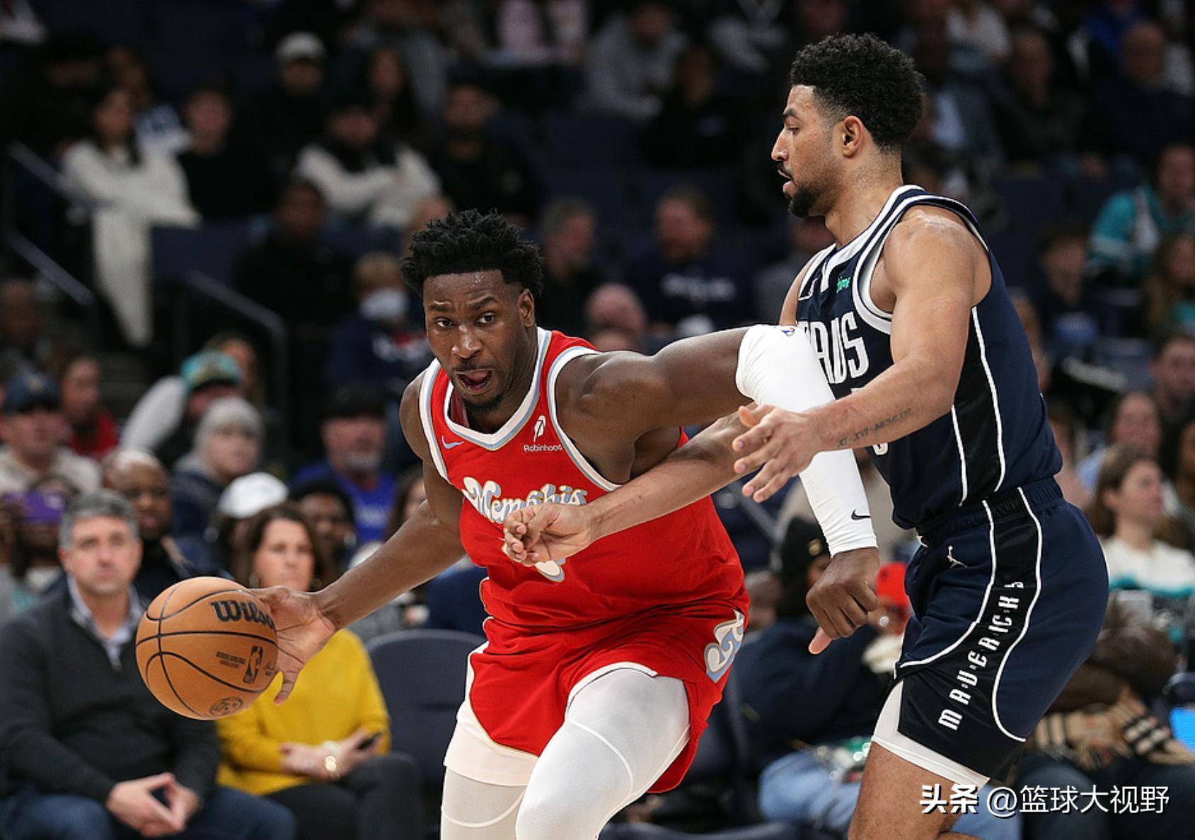 阿根廷男篮力克灰熊，克莱送出助攻