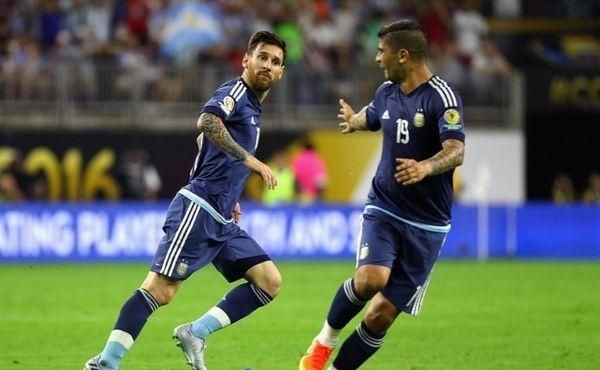 关于阿根廷男篮鏖战澳大利亚男篮，米切尔惊艳世界的信息