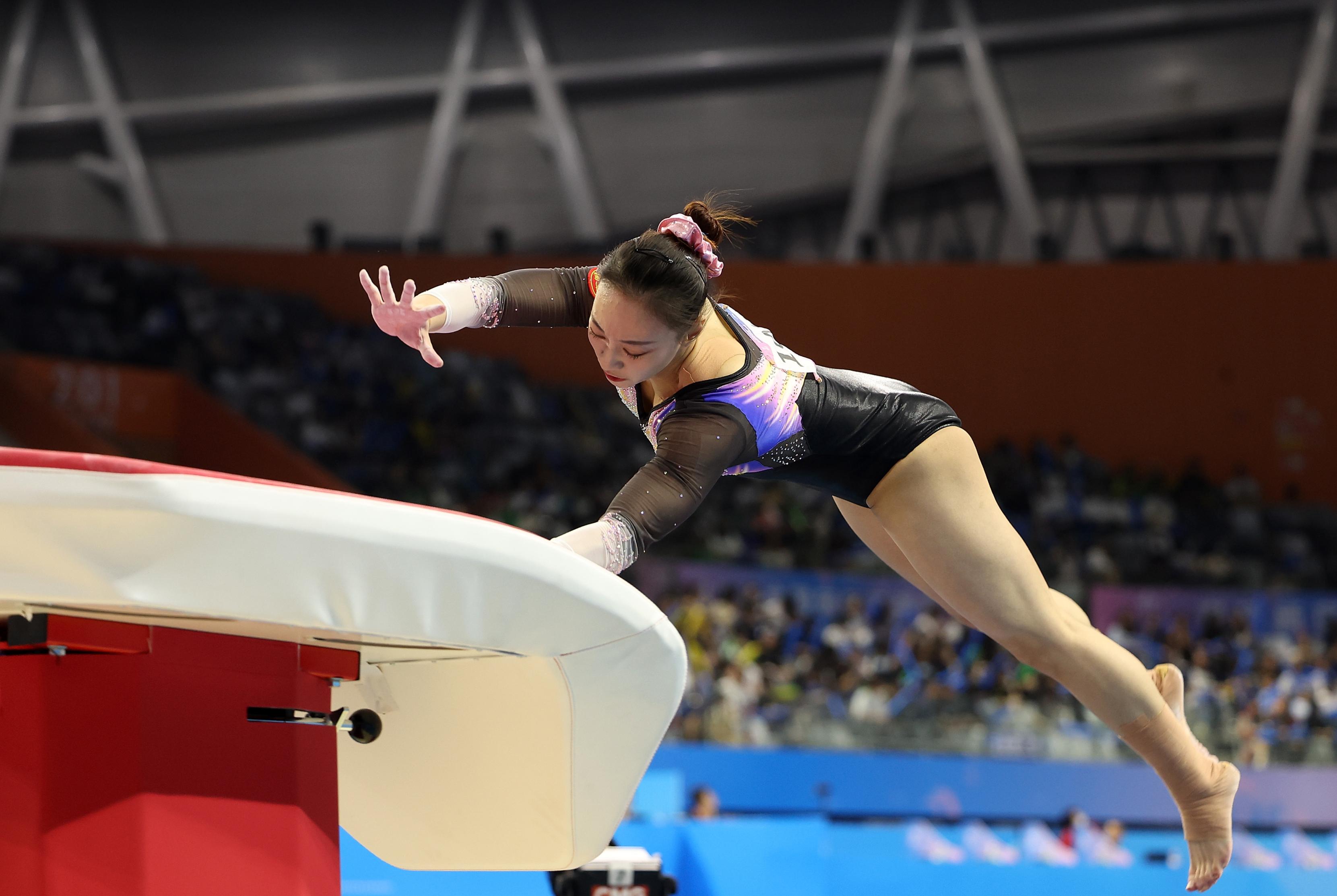 包含体操赛事精彩瞬间盘点，年度回顾震撼登场的词条