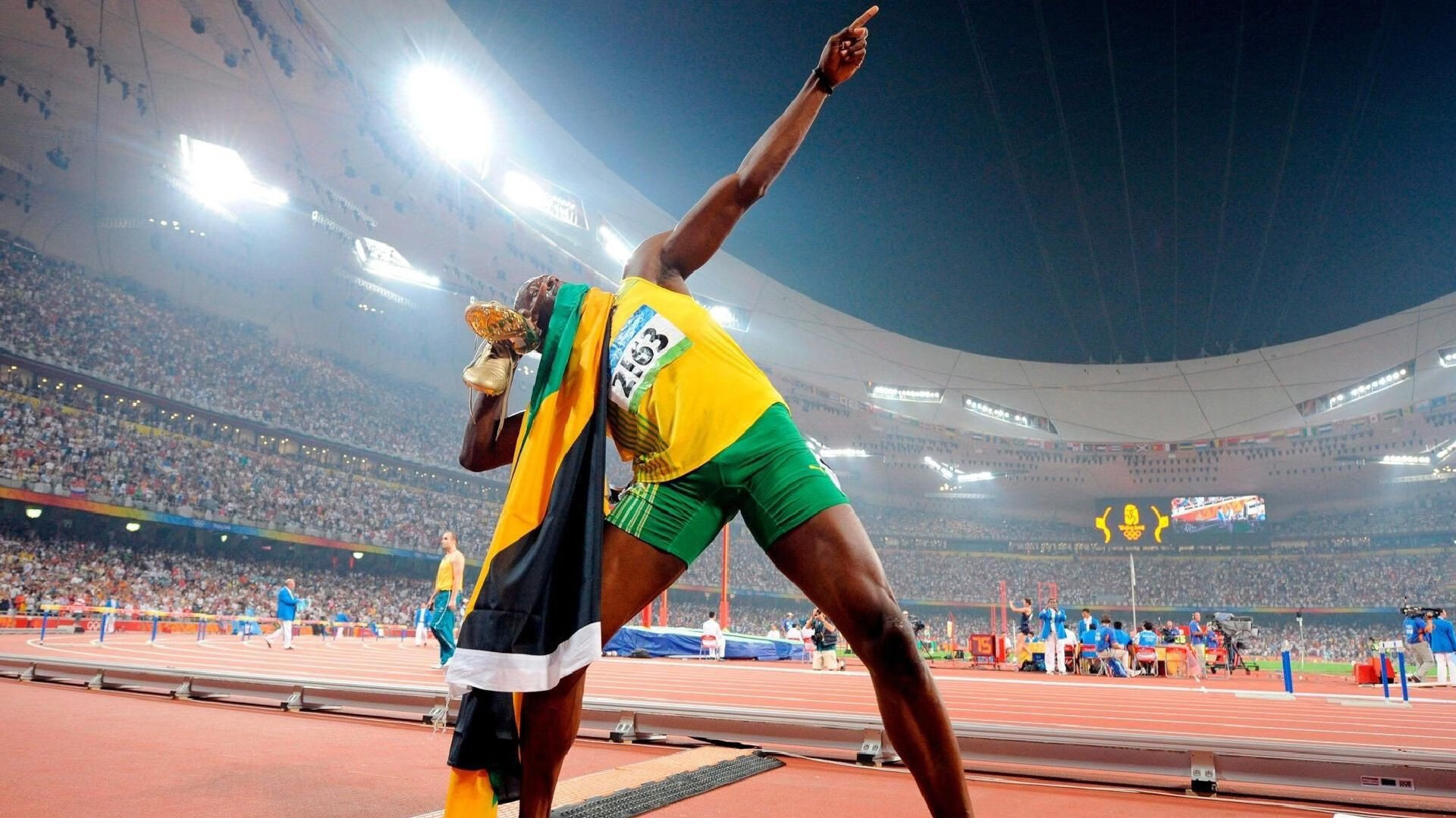 冰冷封喉!戈贝尔关键6+12+5帽化身终结者,快船强行逆转公牛