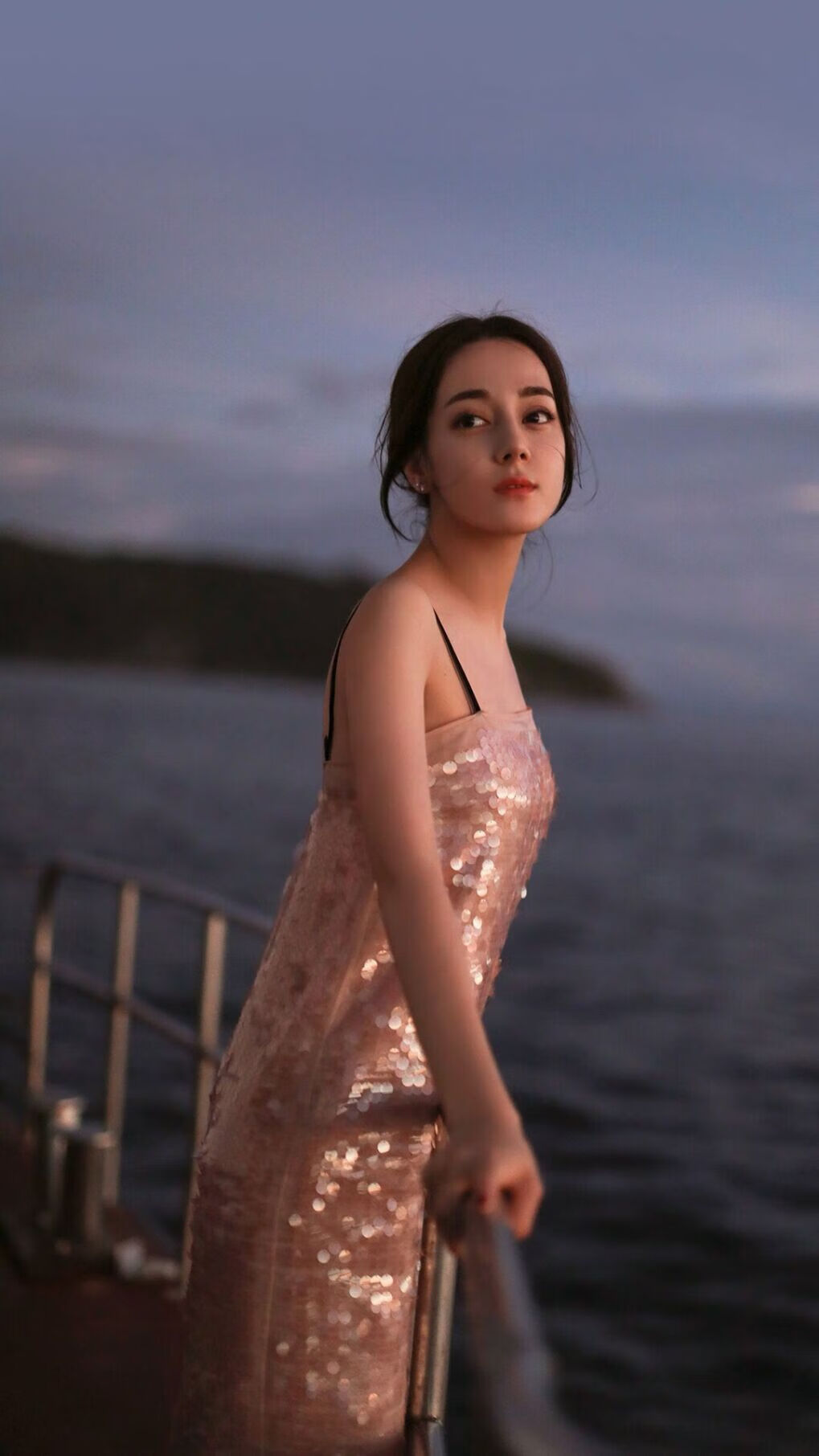 蜂鸣孟菲斯，布伦森化身关键先生，黄蜂横扫灰熊挺进次轮